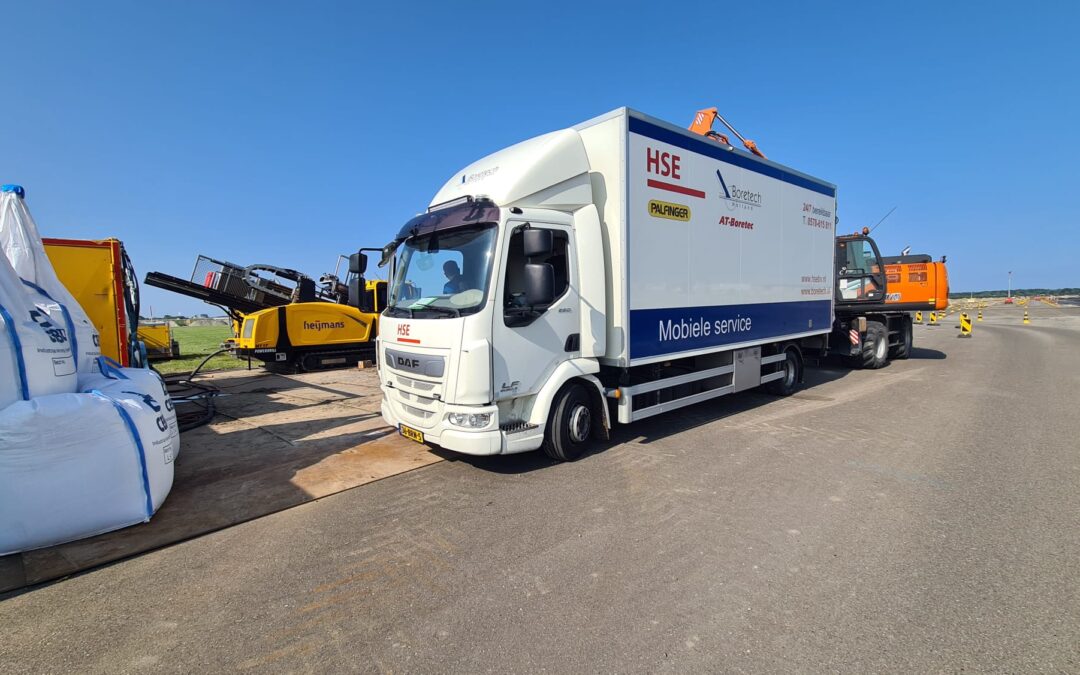 Service verlenen naast landingsbaan Schiphol